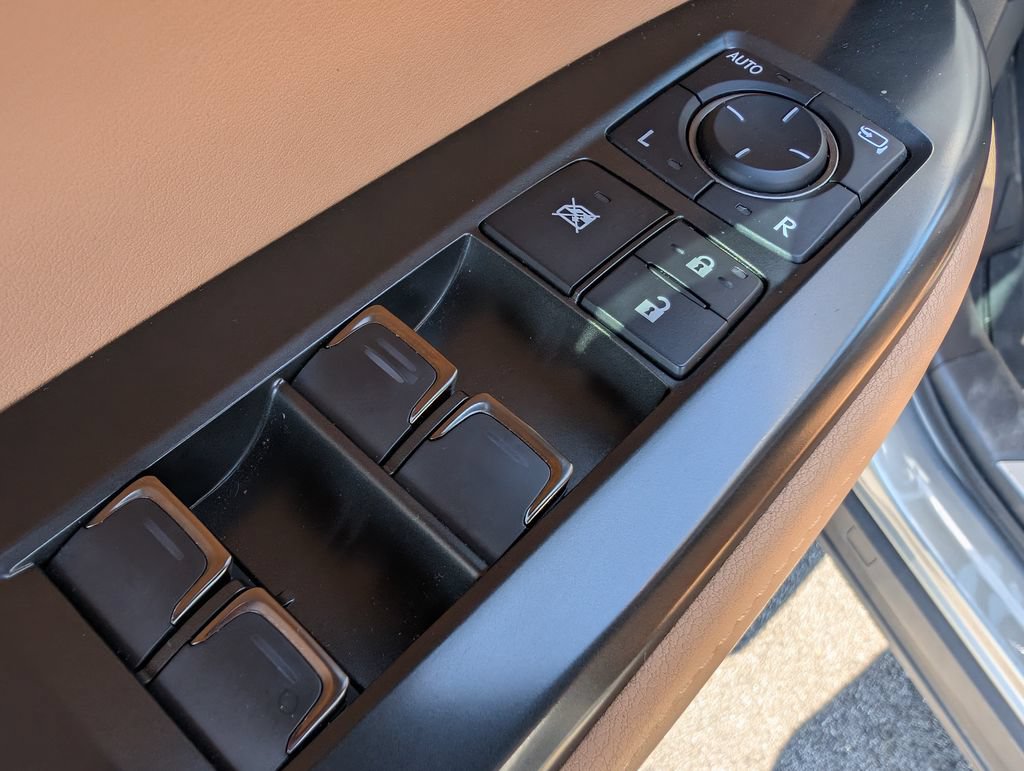 Used 2024 Lexus NX 250 FWD image 16