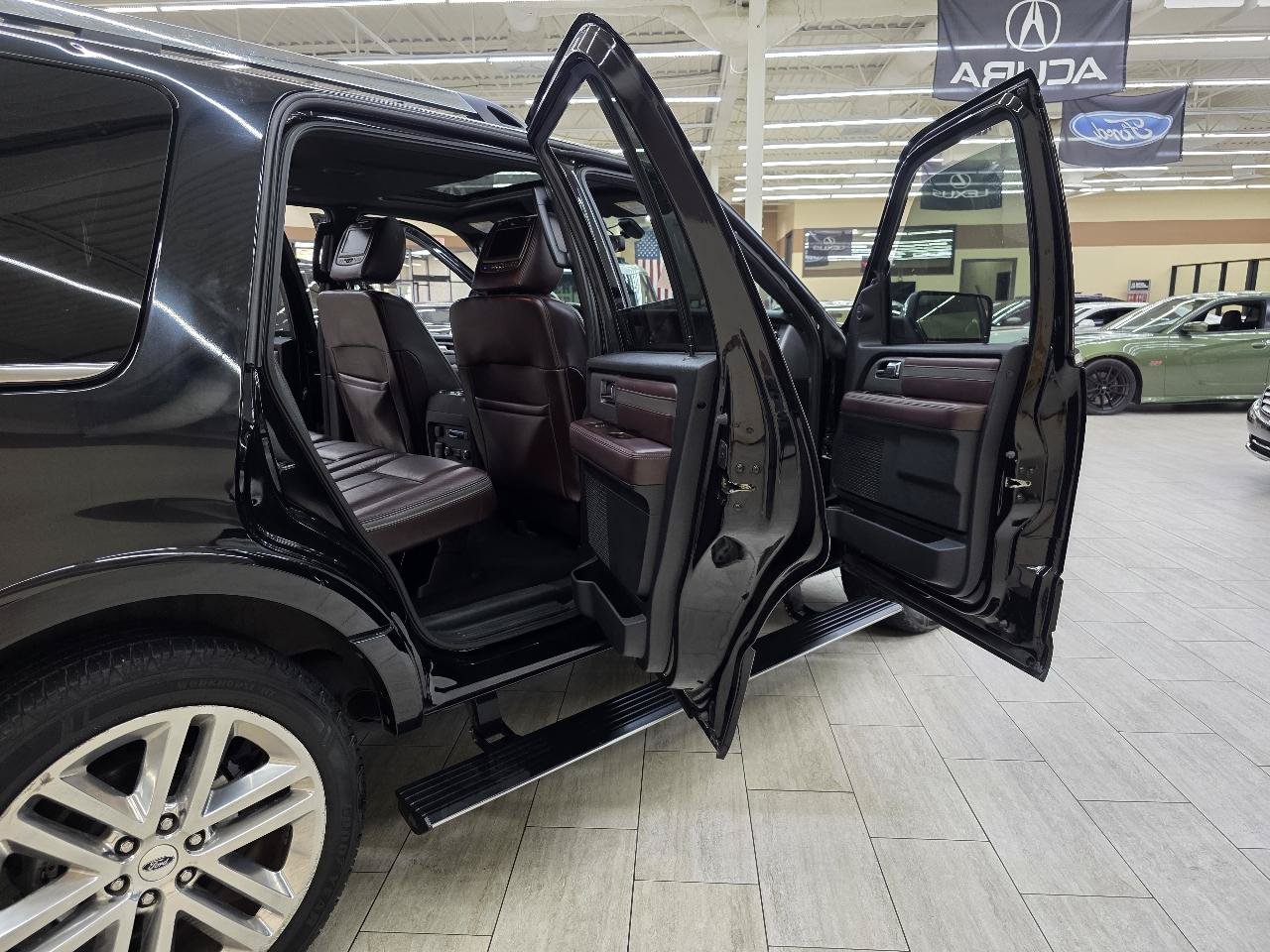 Used 2017 Ford Expedition Platinum RWD image 12