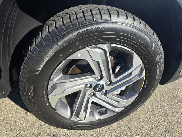 Used 2023 Hyundai Santa Fe SEL image 9