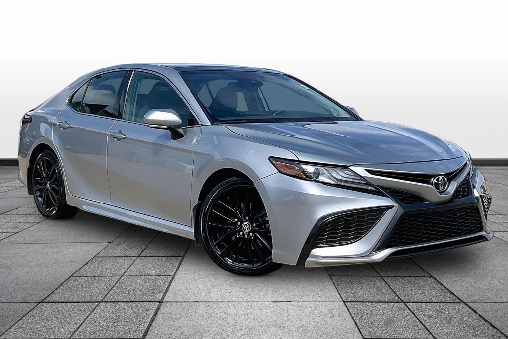 Used 2021 Toyota Camry XSE w/ Carpet Mat Package (TMS) FWD image 2