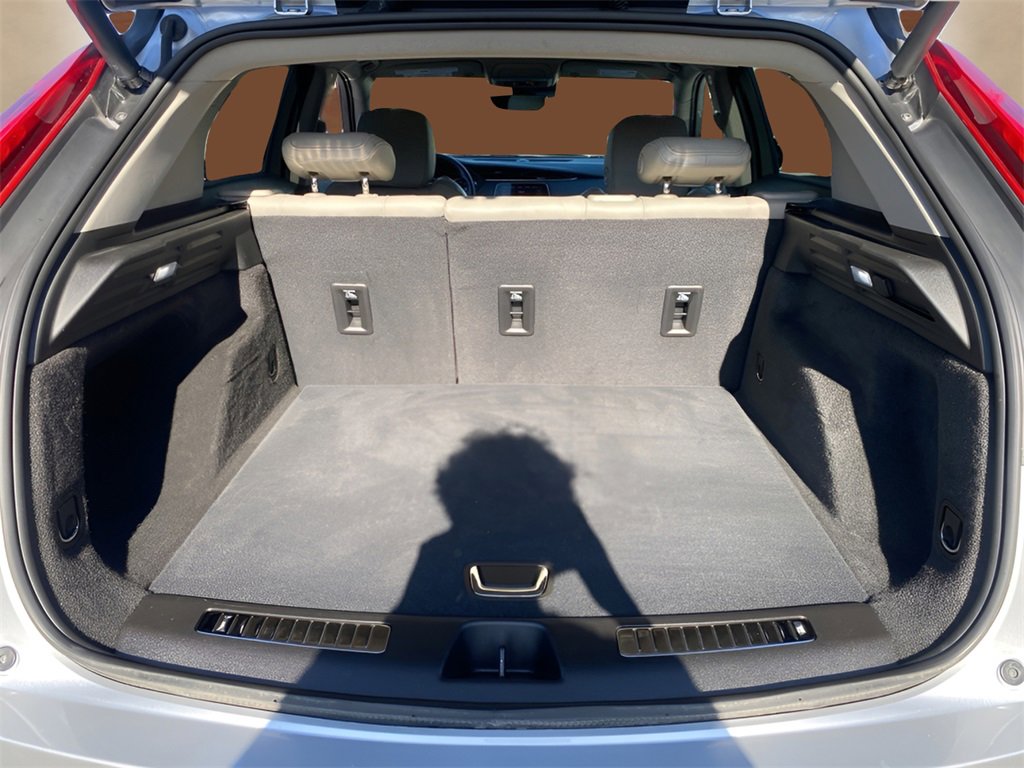 Certified 2022 Cadillac XT4 Premium Luxury w/ Enhanced Visibility Package image 11