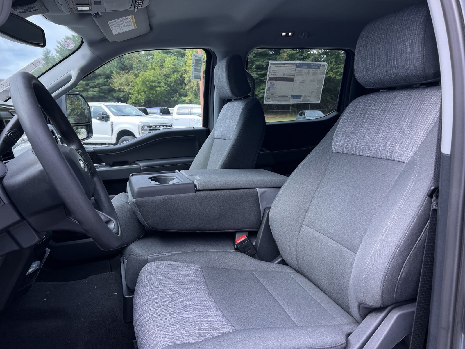New 2027 Ford F250 XLT w/ XLT Premium Package AWD/4WD image 13