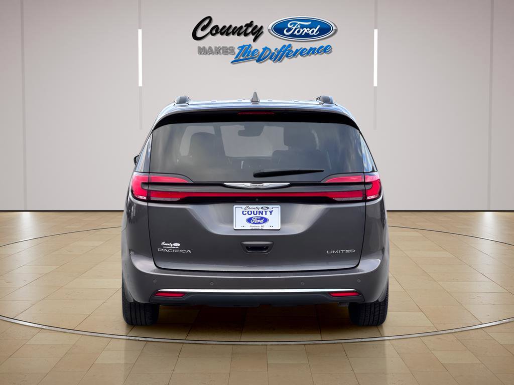 Used 2022 Chrysler Pacifica Limited FWD image 10