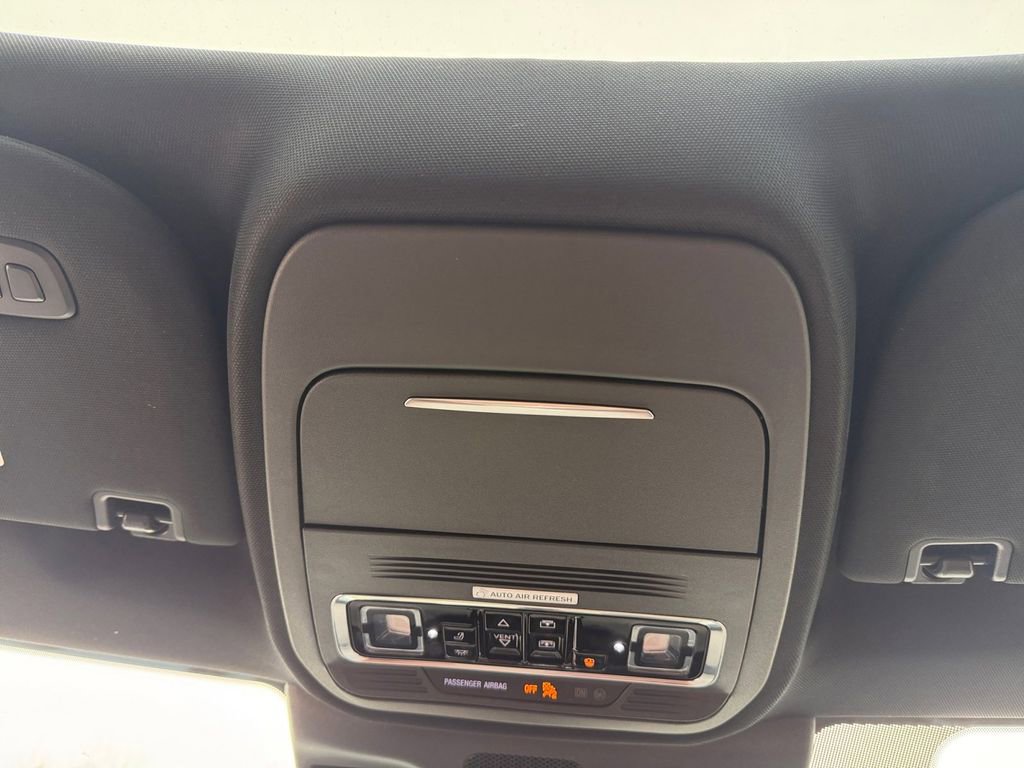 Used 2025 Lincoln Navigator L Reserve image 19