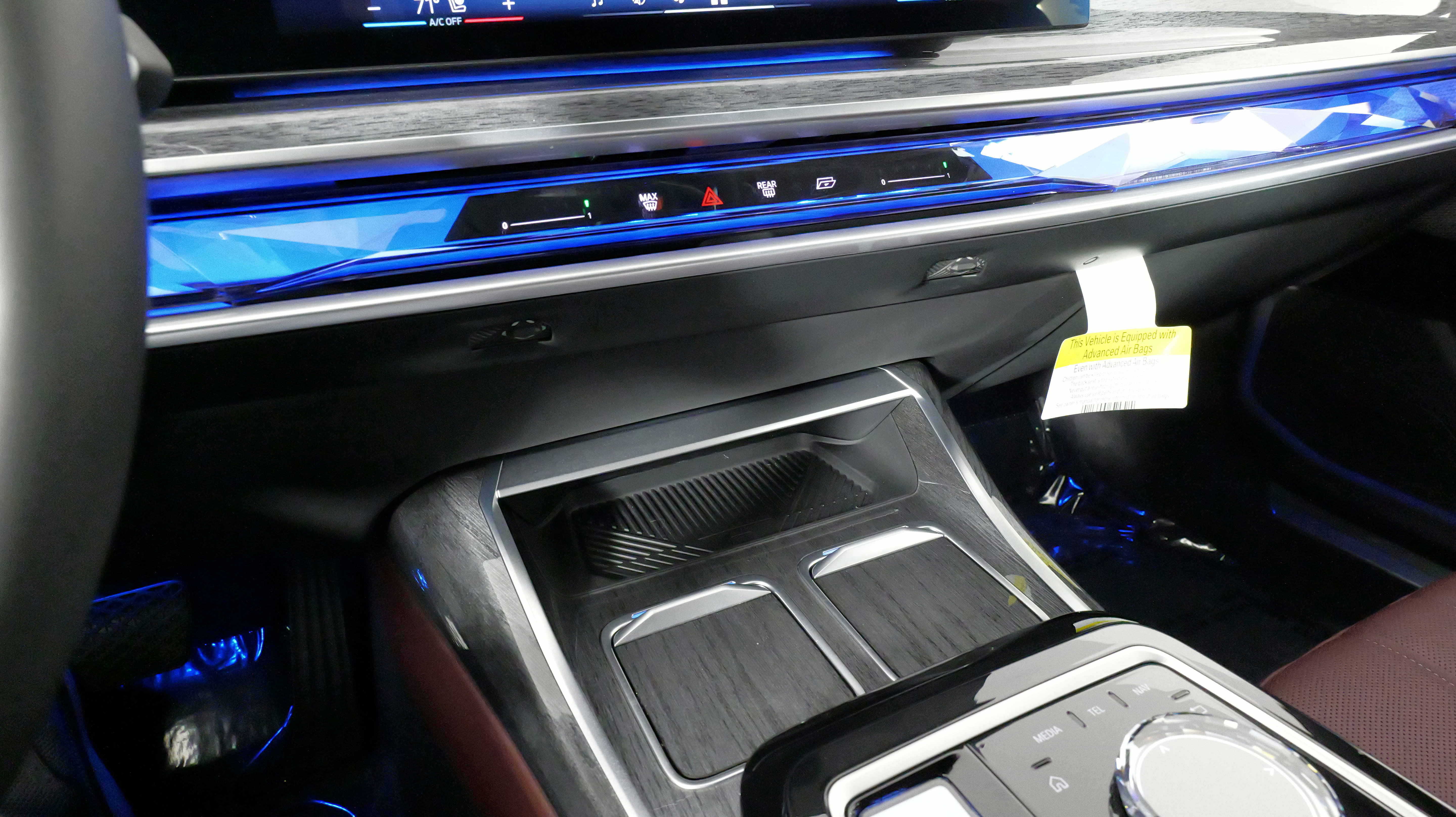 Used 2024 BMW i7 xDrive60 w/ Executive Package image 62