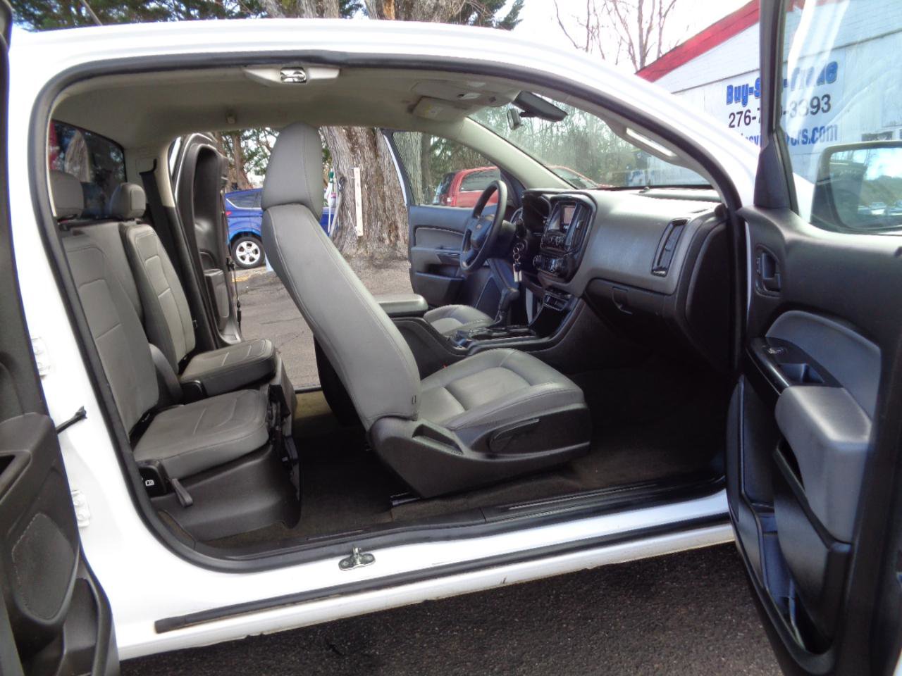Used 2015 Chevrolet Colorado W/T RWD image 13