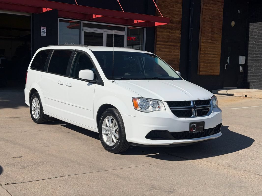 Used 2016 Dodge Grand Caravan SXT w/ UConnect Hands-Free Group FWD image 8
