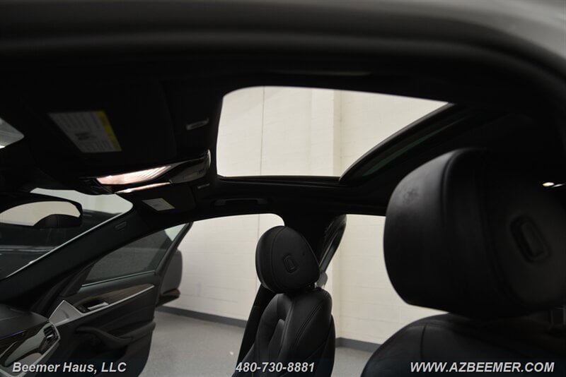 Used 2018 BMW 530e iPerformance image 37