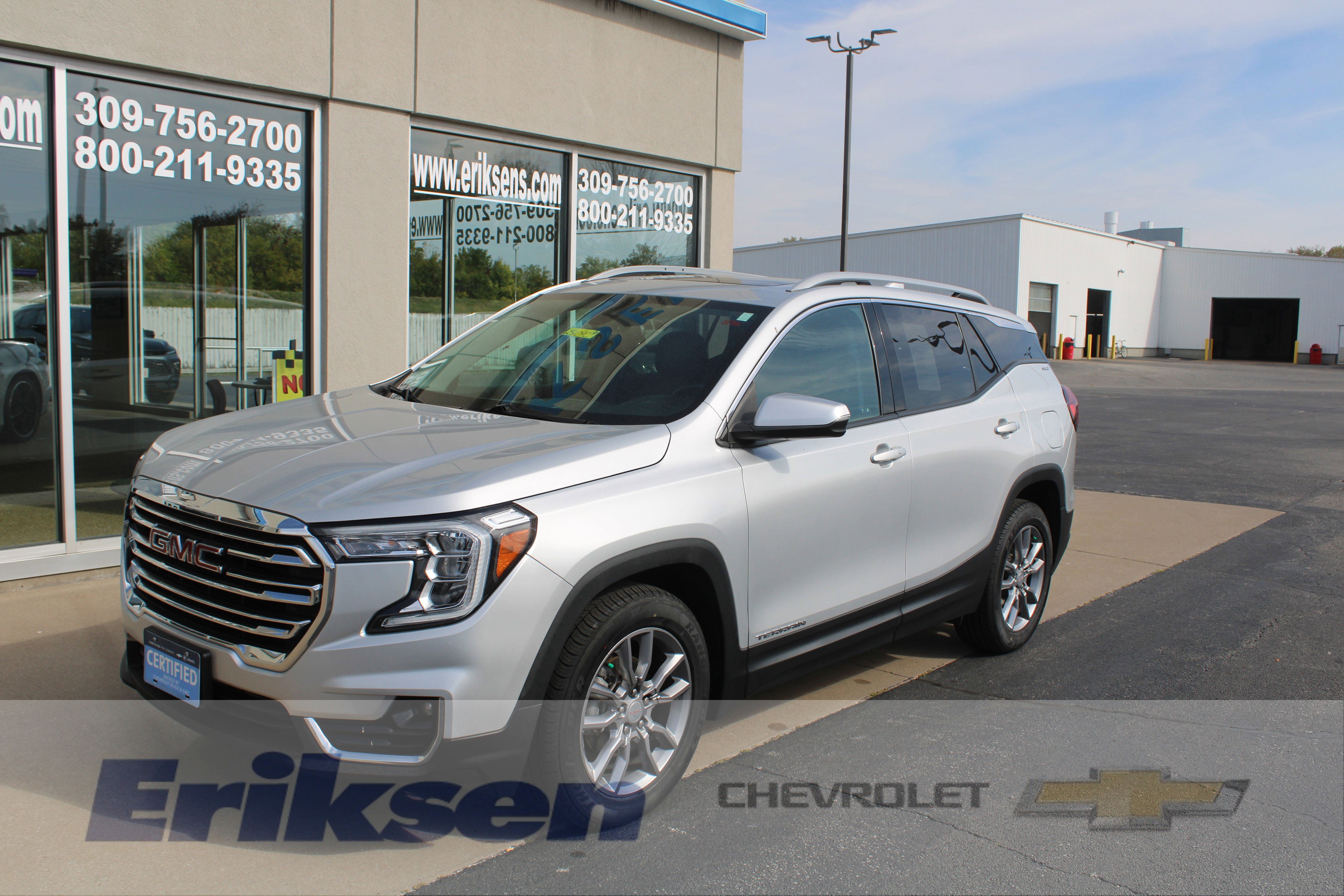 Certified 2022 GMC Terrain SLT w/ Infotainment Package II image 1