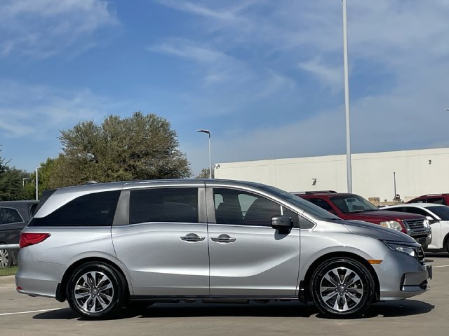 Certified 2024 Honda Odyssey EX-L image 3