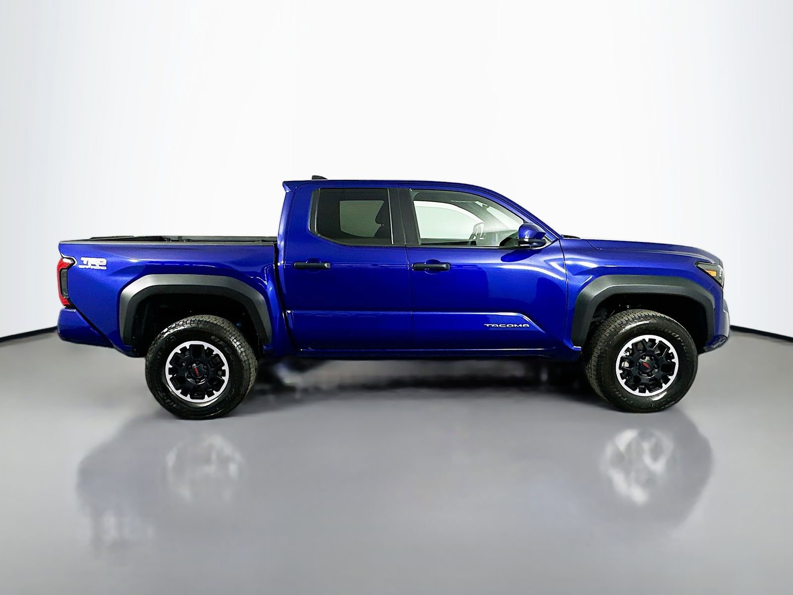 Certified 2024 Toyota Tacoma TRD Off-Road AWD/4WD image 8