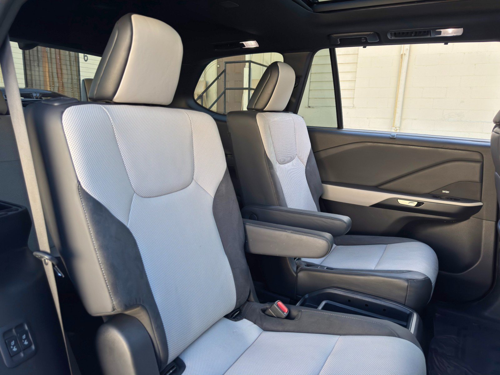 Used 2024 Lexus TX 500h AWD w/ Technology Package image 40