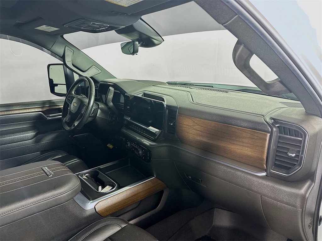 Used 2024 Chevrolet Silverado 3500 High Country w/ High Country Premium Package image 32