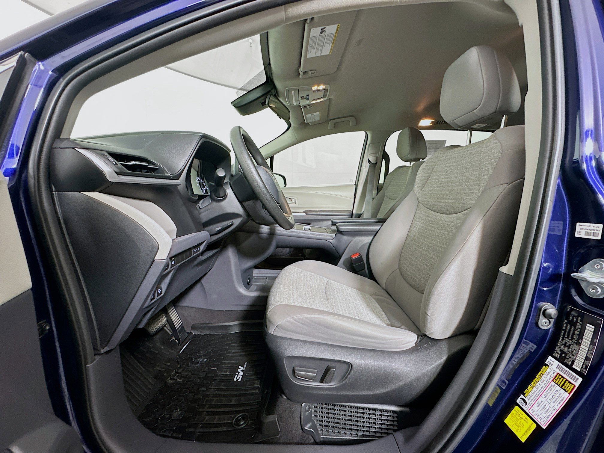 Used 2022 Toyota Sienna LE FWD image 13
