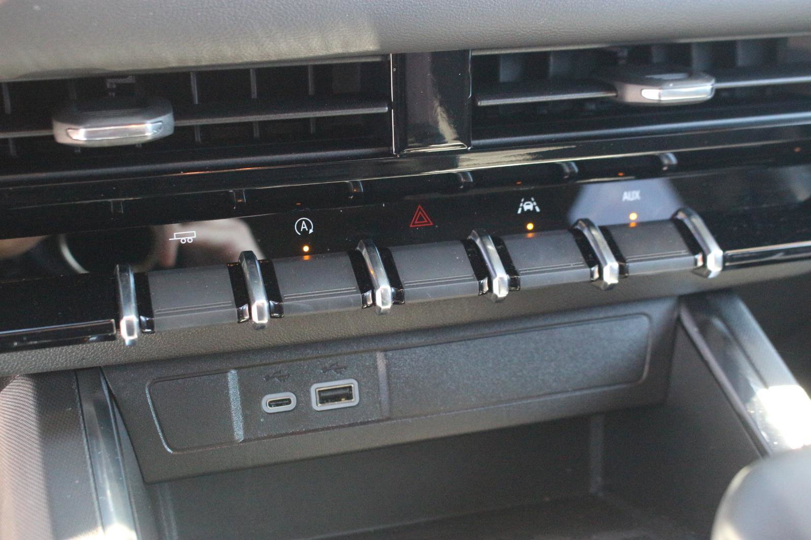 Used 2025 GMC Canyon Elevation w/ Convenience Package image 26