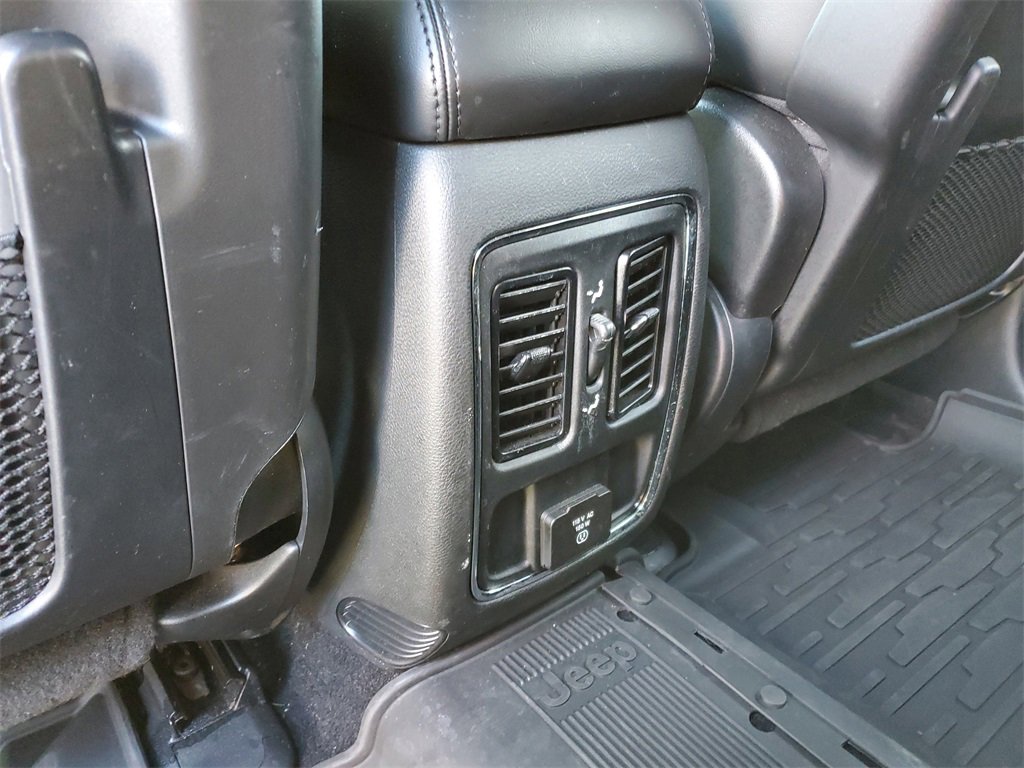 Used 2021 Jeep Grand Cherokee Laredo X image 28