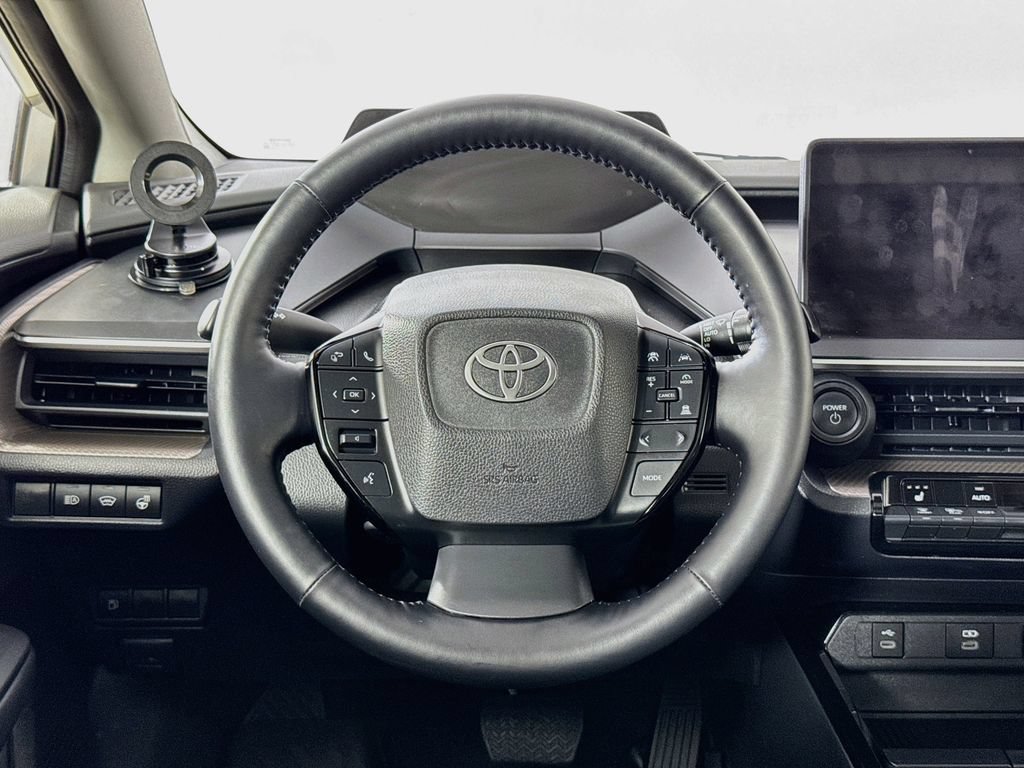 Certified 2024 Toyota Prius XLE AWD/4WD image 4