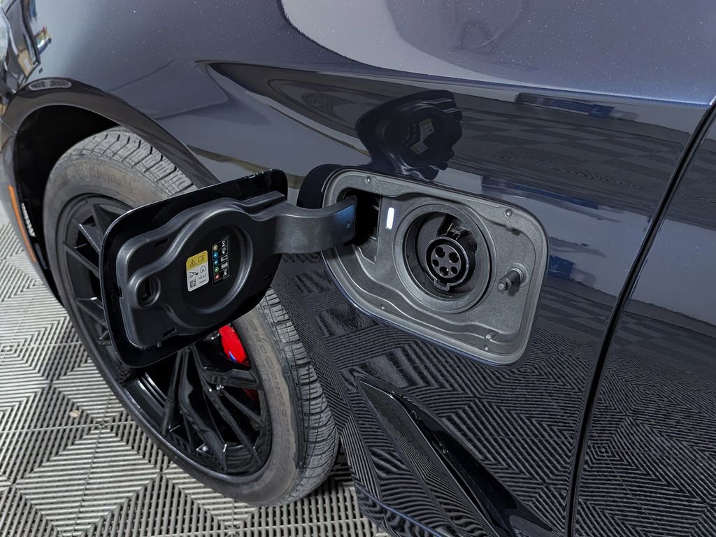 Certified 2023 BMW 530e xDrive w/ Premium Package AWD/4WD image 15