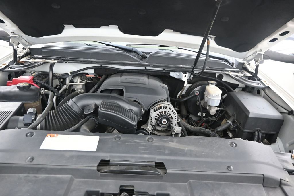 Used 2011 Chevrolet Avalanche LTZ AWD/4WD image 11