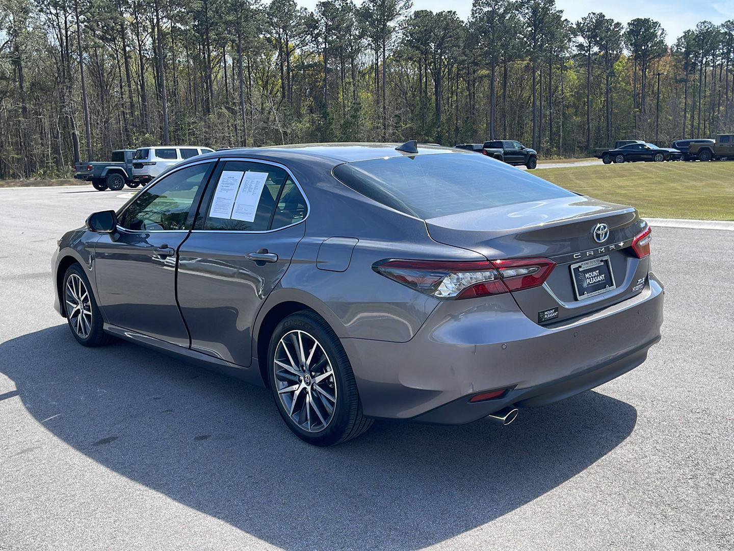 Used 2024 Toyota Camry XLE w/ Navigation Package FWD image 5