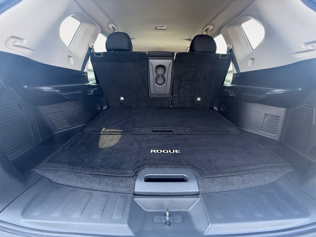 Used 2018 Nissan Rogue SV AWD/4WD image 5