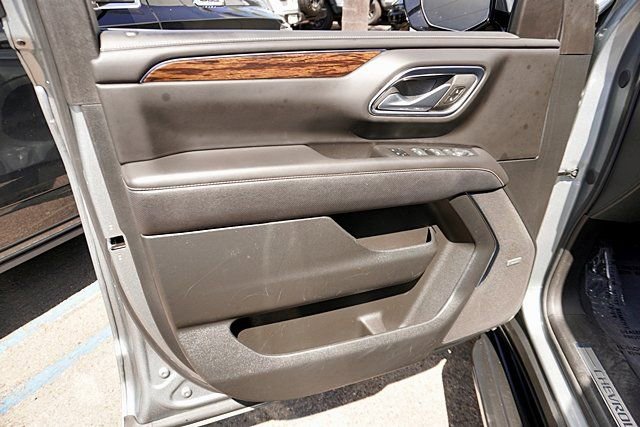 Used 2024 Chevrolet Tahoe Premier AWD/4WD image 23