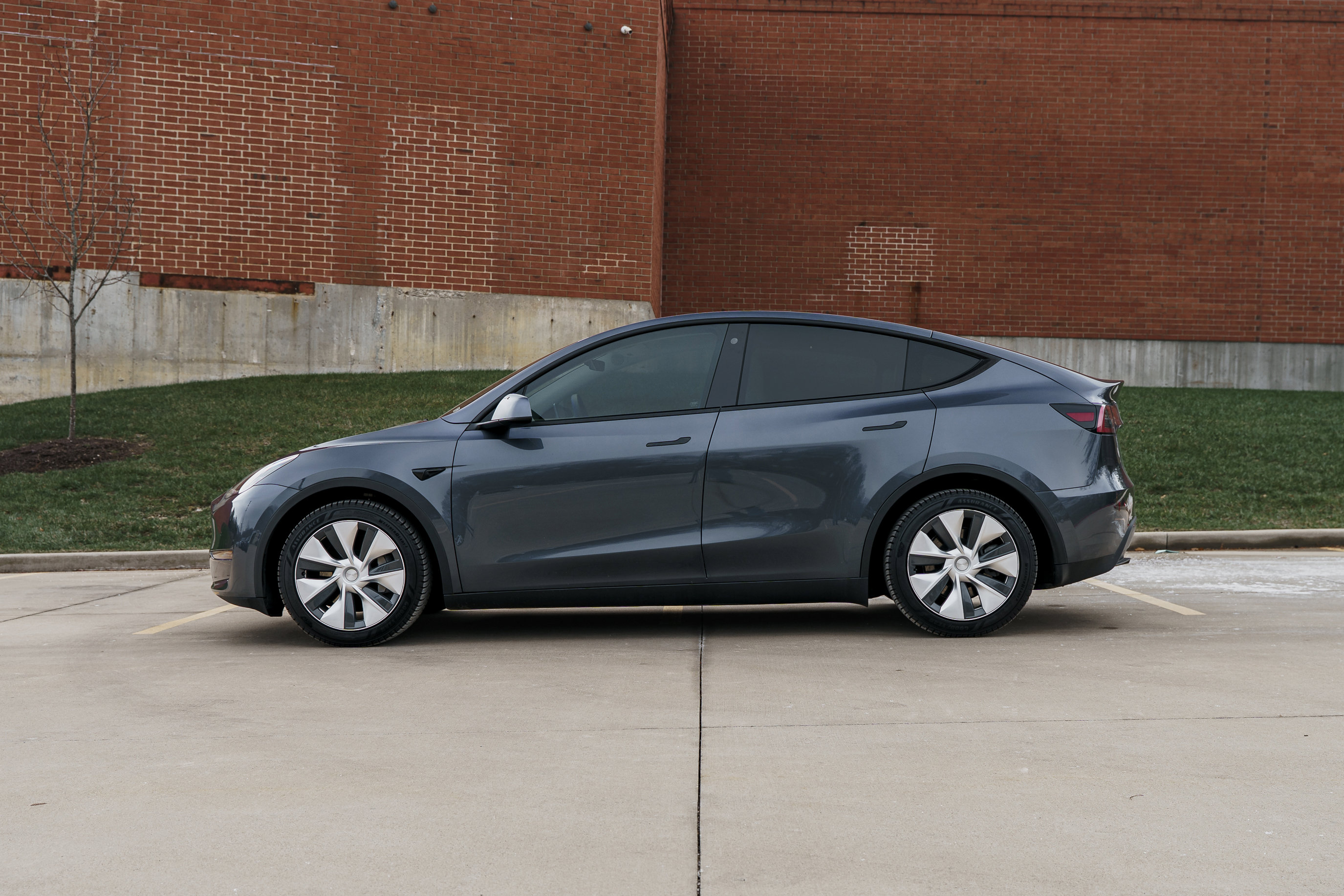 Used 2022 Tesla Model Y Long Range image 6