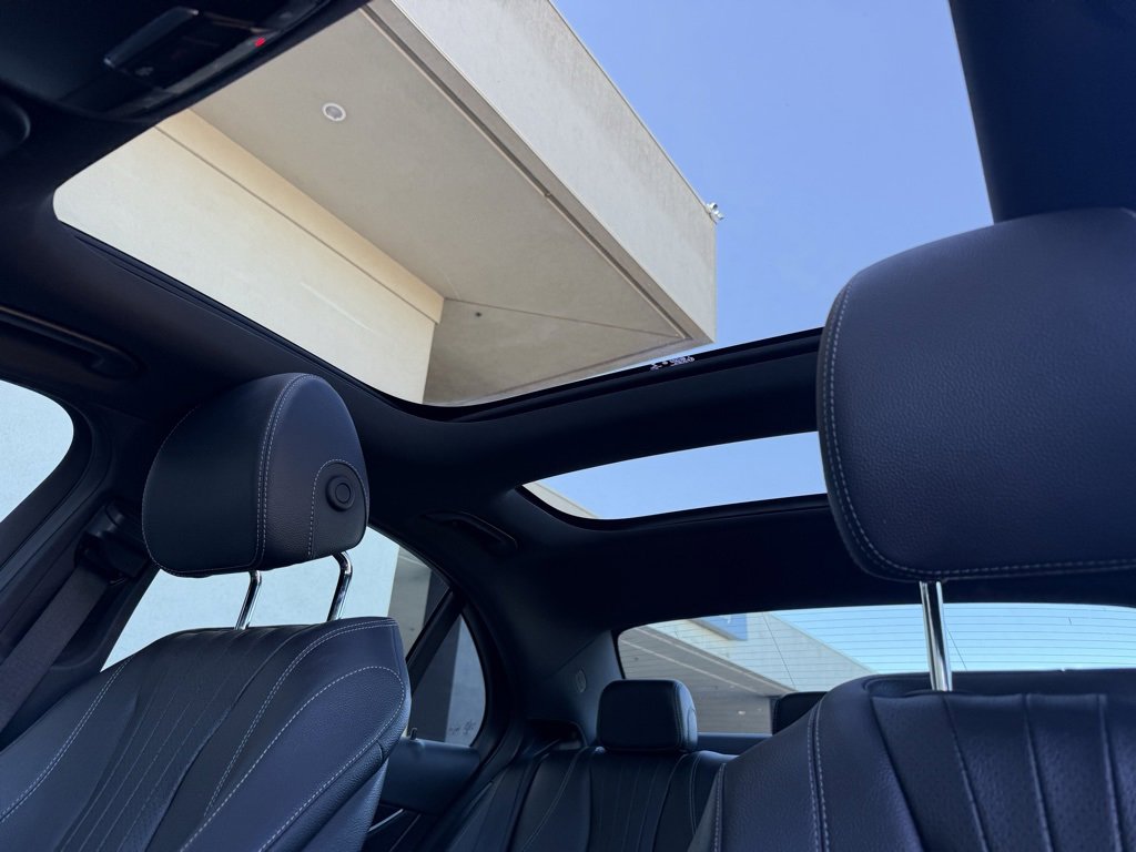 Used 2020 Mercedes-Benz E 350 4MATIC Sedan image 2