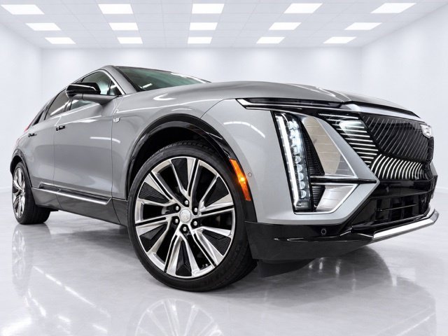 Used 2024 Cadillac Lyriq Luxury w/ Nappa Leather Package AWD/4WD image 12