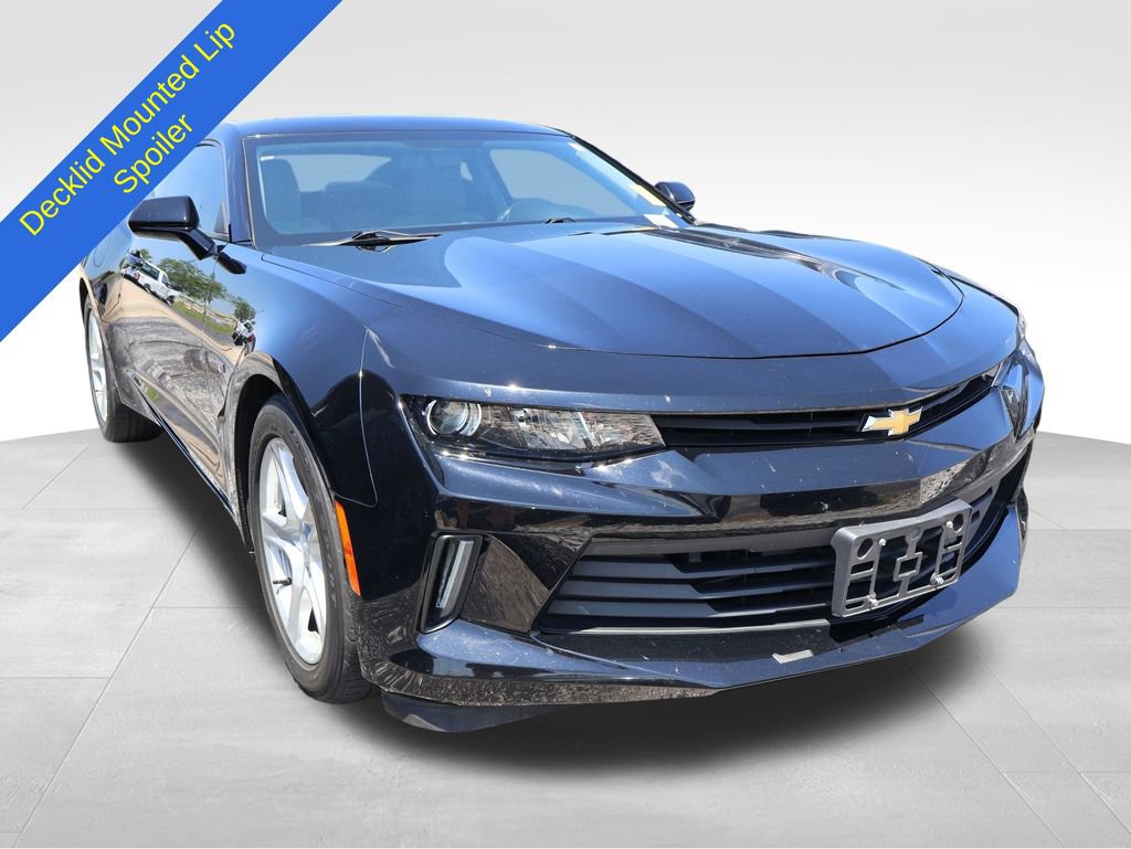 Used 2017 Chevrolet Camaro LT RWD image 10