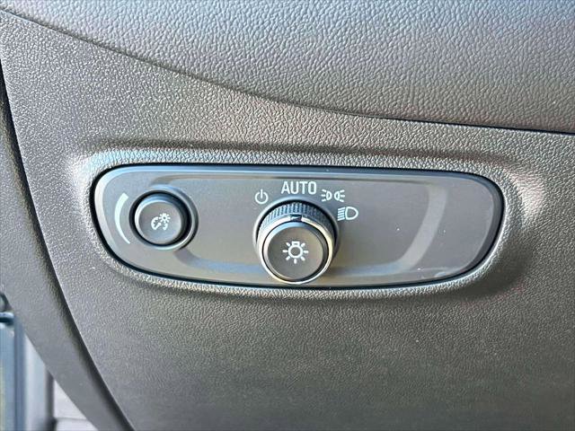 Used 2023 Chevrolet Equinox RS image 20