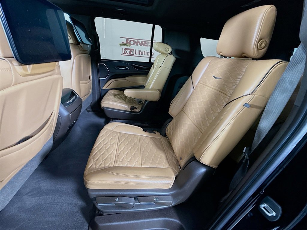 Used 2021 Cadillac Escalade ESV Sport w/ Driver Assist Tech Package image 31