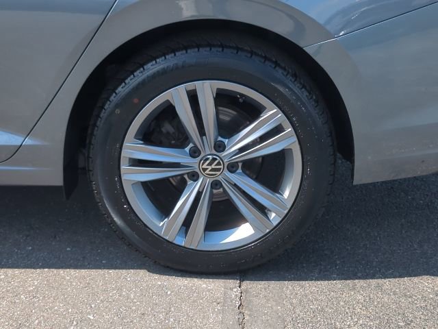 Used 2024 Volkswagen Jetta SE FWD image 11