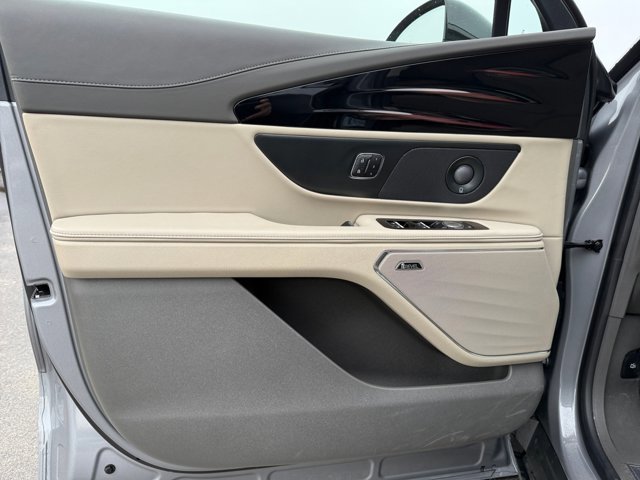 Used 2025 Lincoln Nautilus Premier w/ Equipment Group 102A image 22