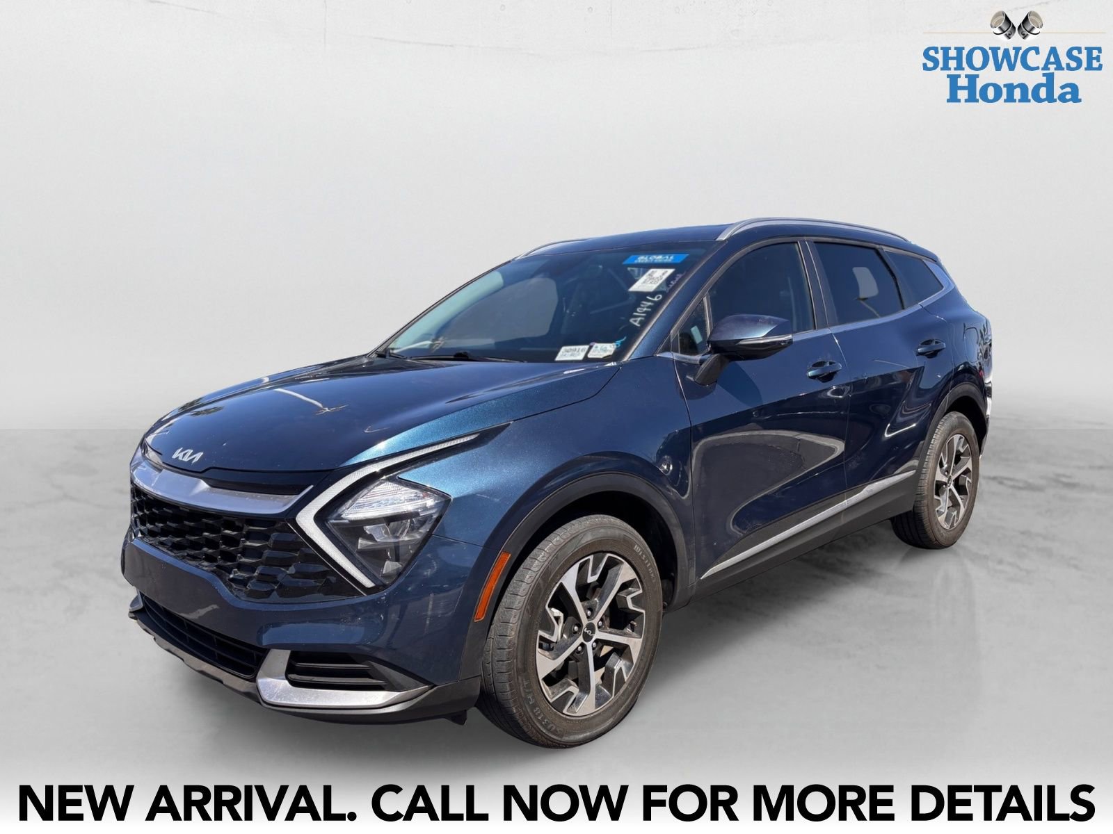 Used 2023 Kia Sportage EX AWD/4WD image 2
