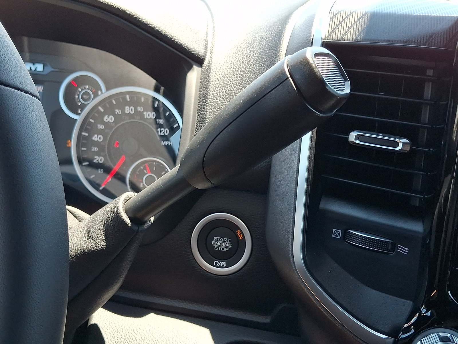 New 2026 RAM 3500 Big Horn AWD/4WD image 10