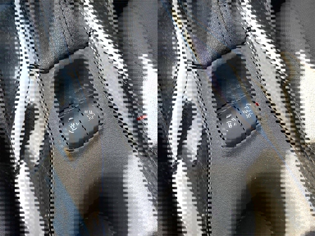 Used 2022 Toyota Corolla LE image 28