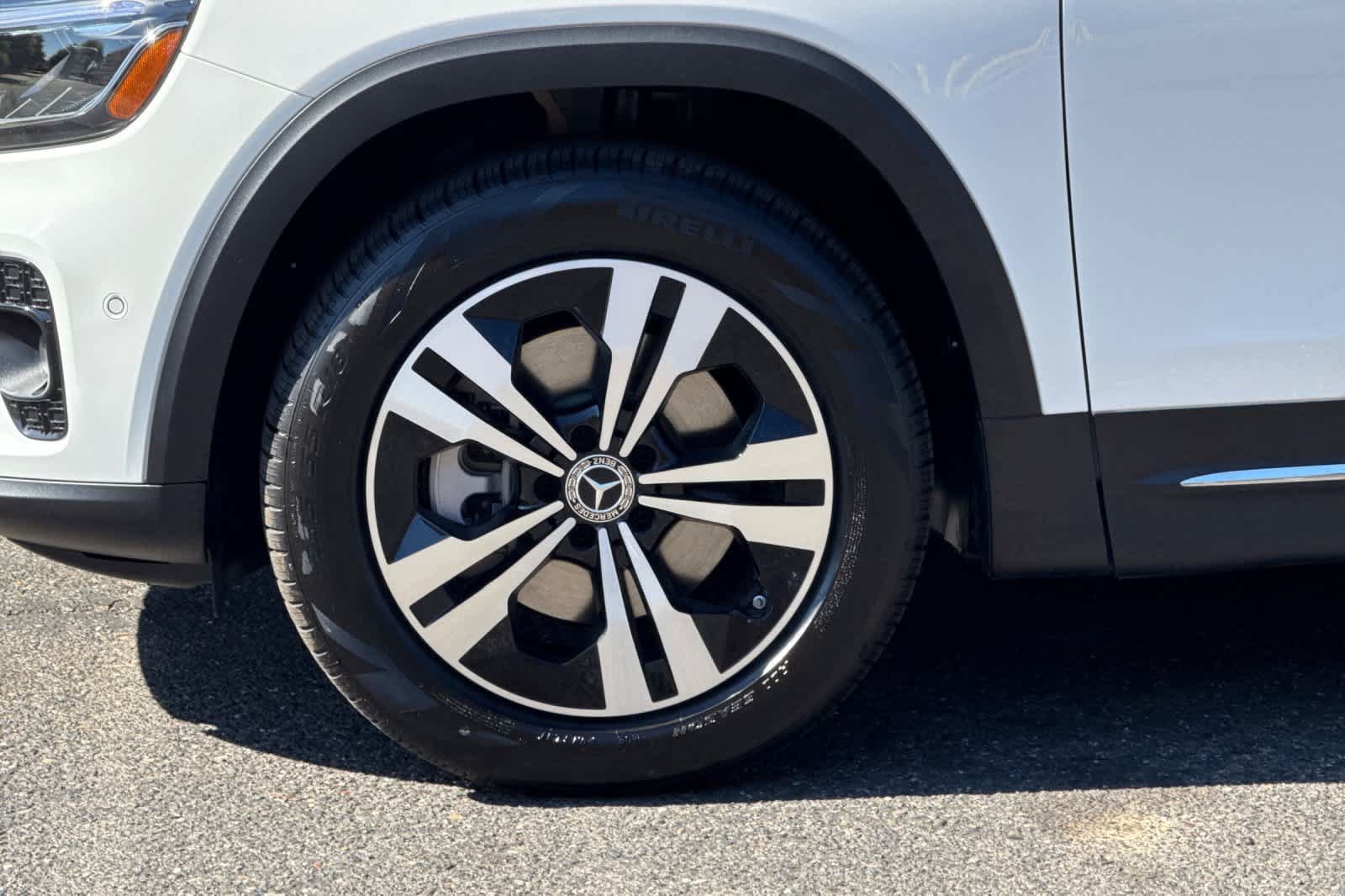 New 2026 Mercedes-Benz GLB 250 image 24