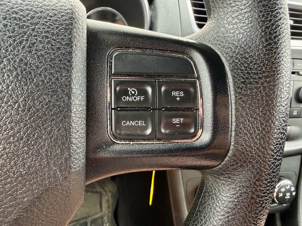 Used 2014 Dodge Avenger SE image 20