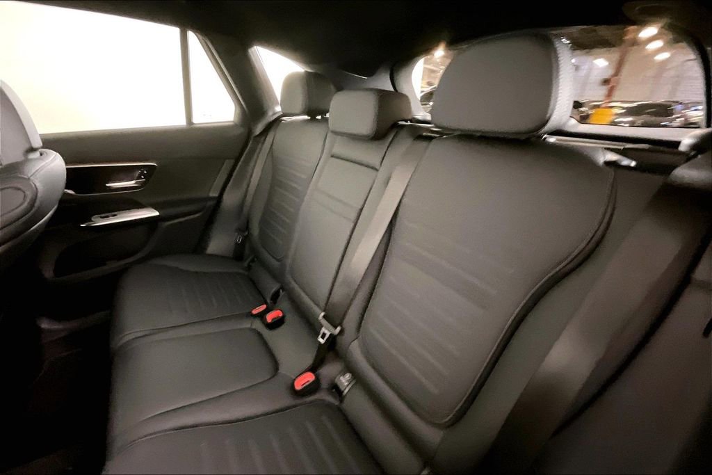Used 2026 Mercedes-Benz GLC 300 4MATIC image 18
