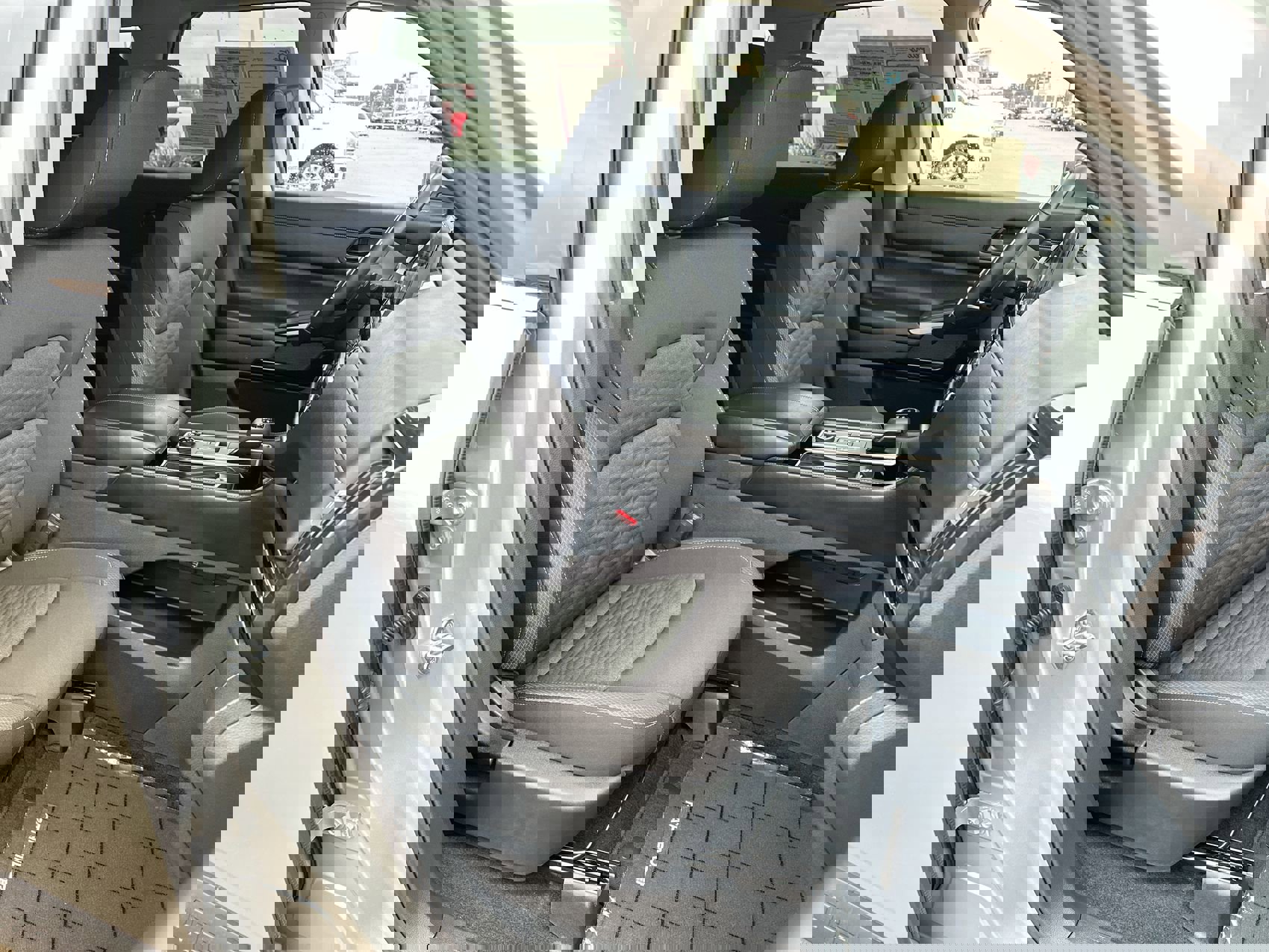 Used 2024 Nissan Pathfinder SV image 24