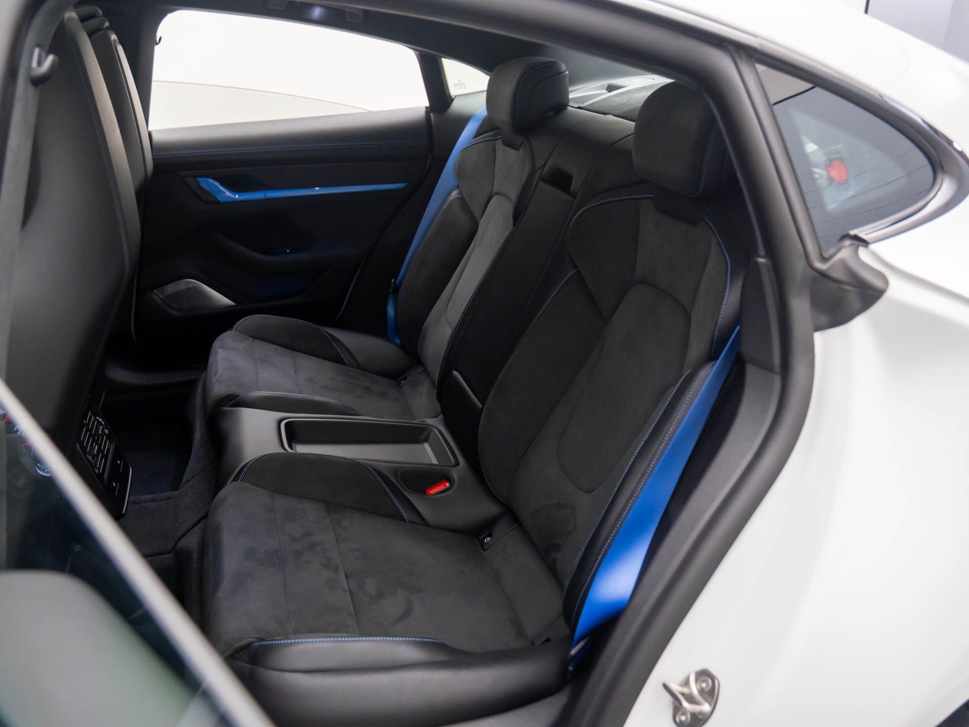 Certified 2025 Porsche Taycan Turbo GT image 20