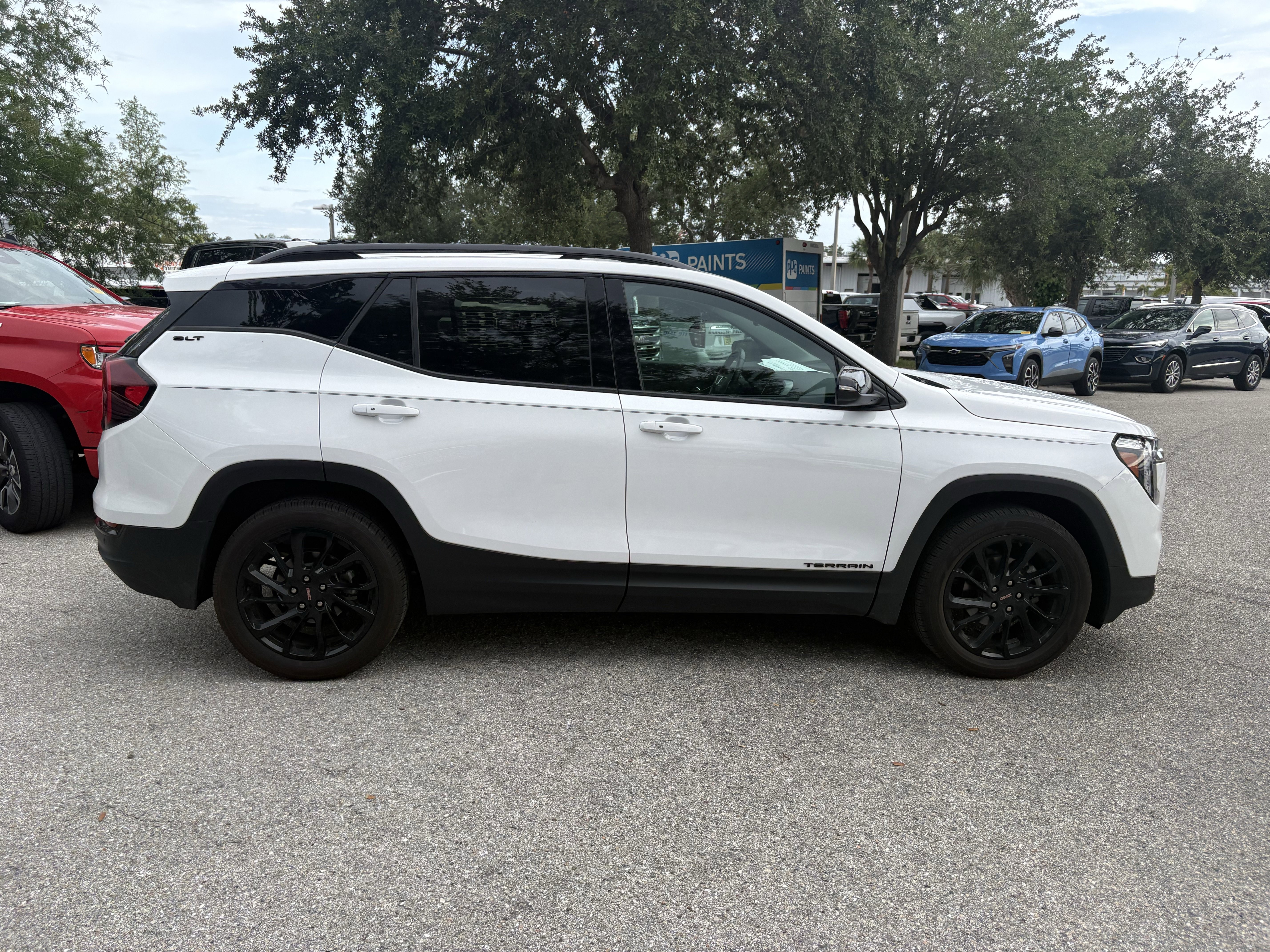 Used 2023 GMC Terrain SLT w/ Elevation Edition FWD image 8