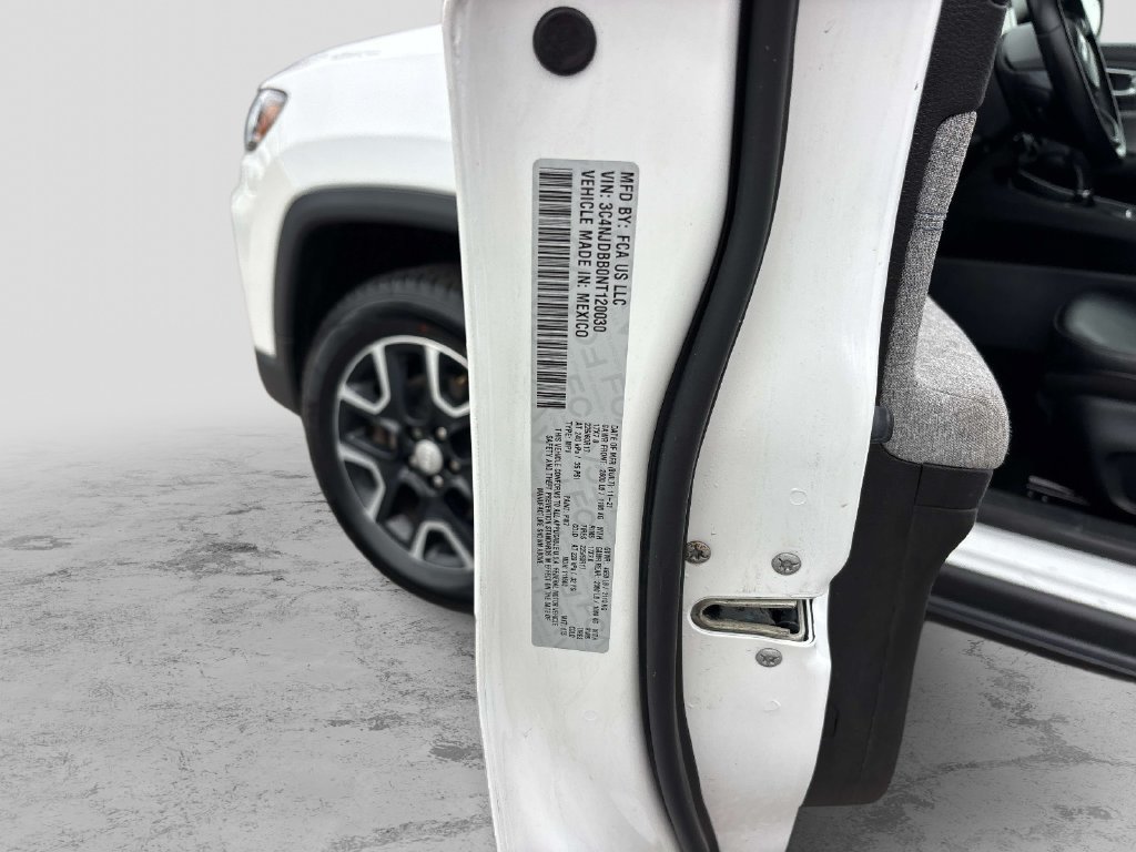 Used 2022 Jeep Compass Latitude w/ Convenience Group AWD/4WD image 31