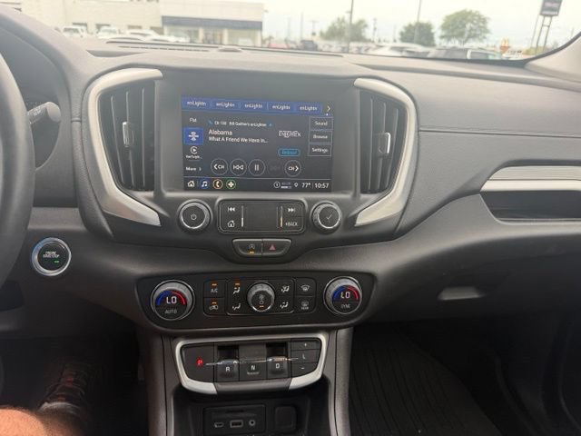 Used 2024 GMC Terrain SLT AWD/4WD image 16