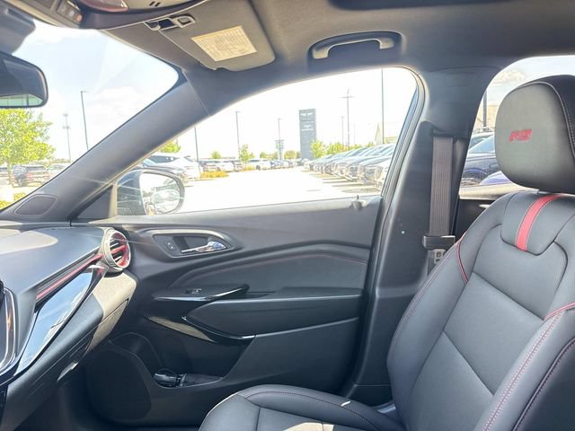 Used 2026 Chevrolet Trax RS w/ Sunroof Package FWD image 19