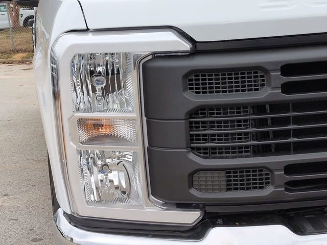 New 2026 Ford F250 XL w/ XL Chrome Package image 9