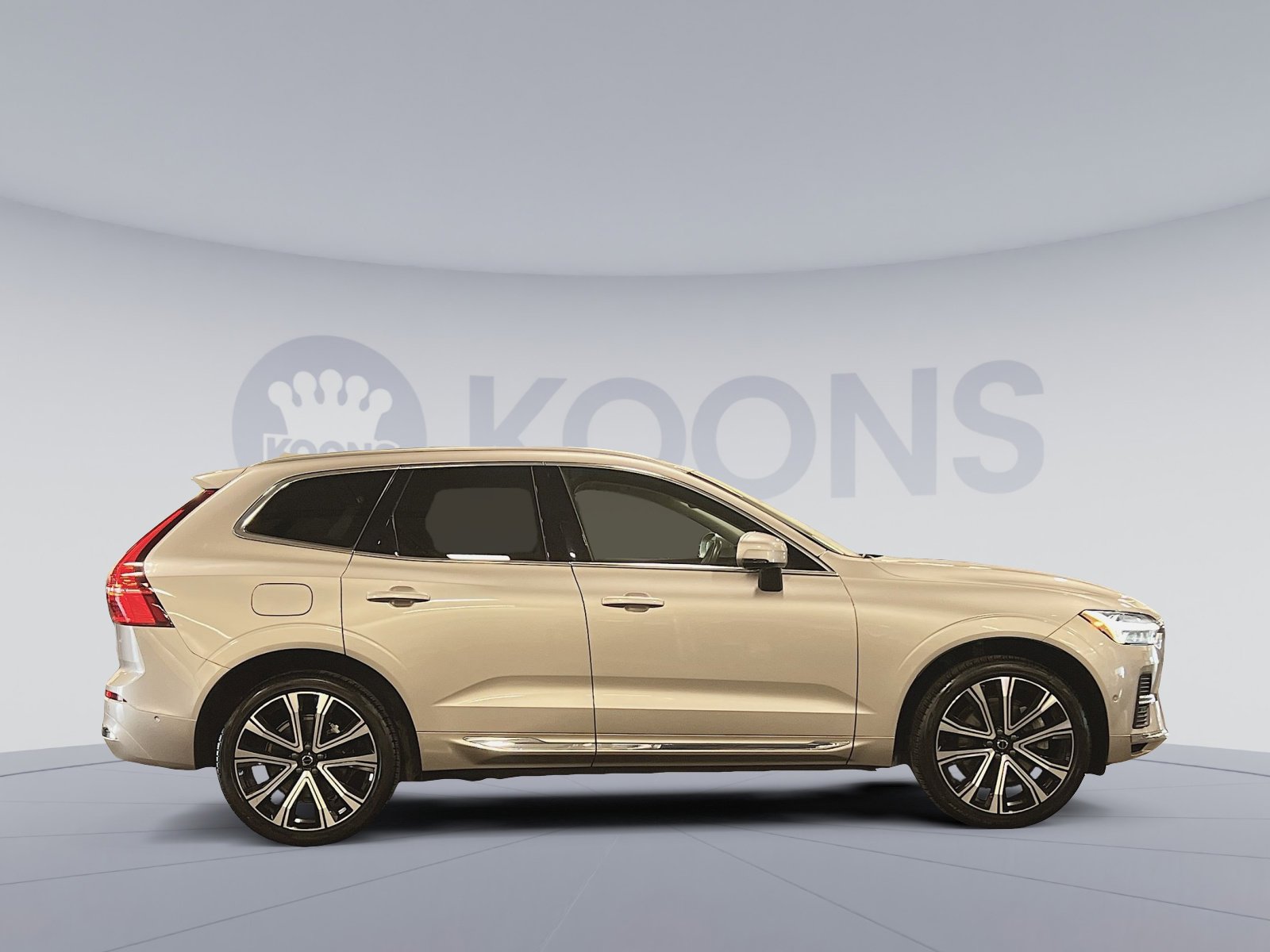 Certified 2023 Volvo XC60 B6 Ultimate w/ Protection Package Premier image 8