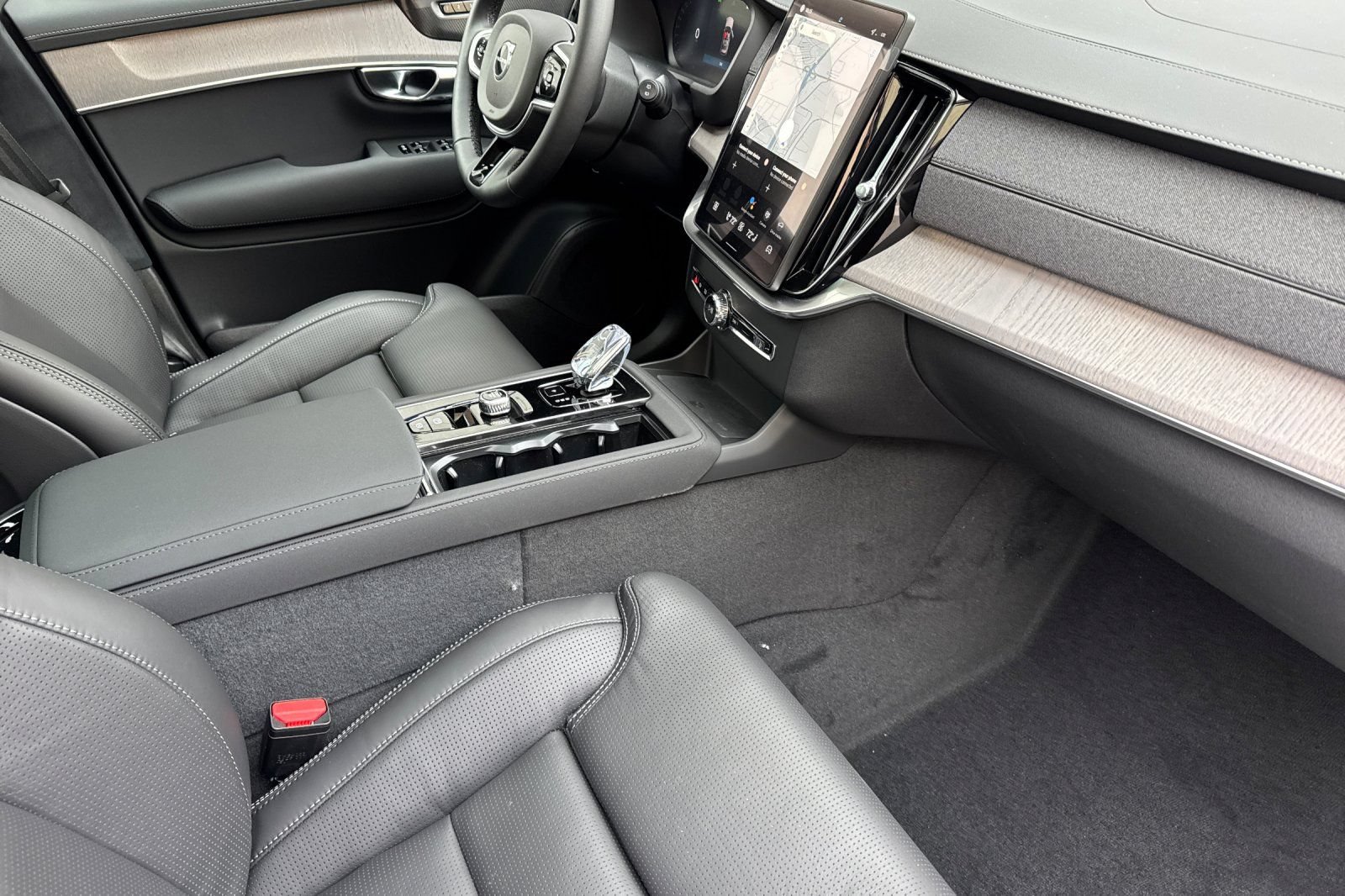New 2026 Volvo XC90 T8 Ultra w/ Lounge Package AWD/4WD image 18
