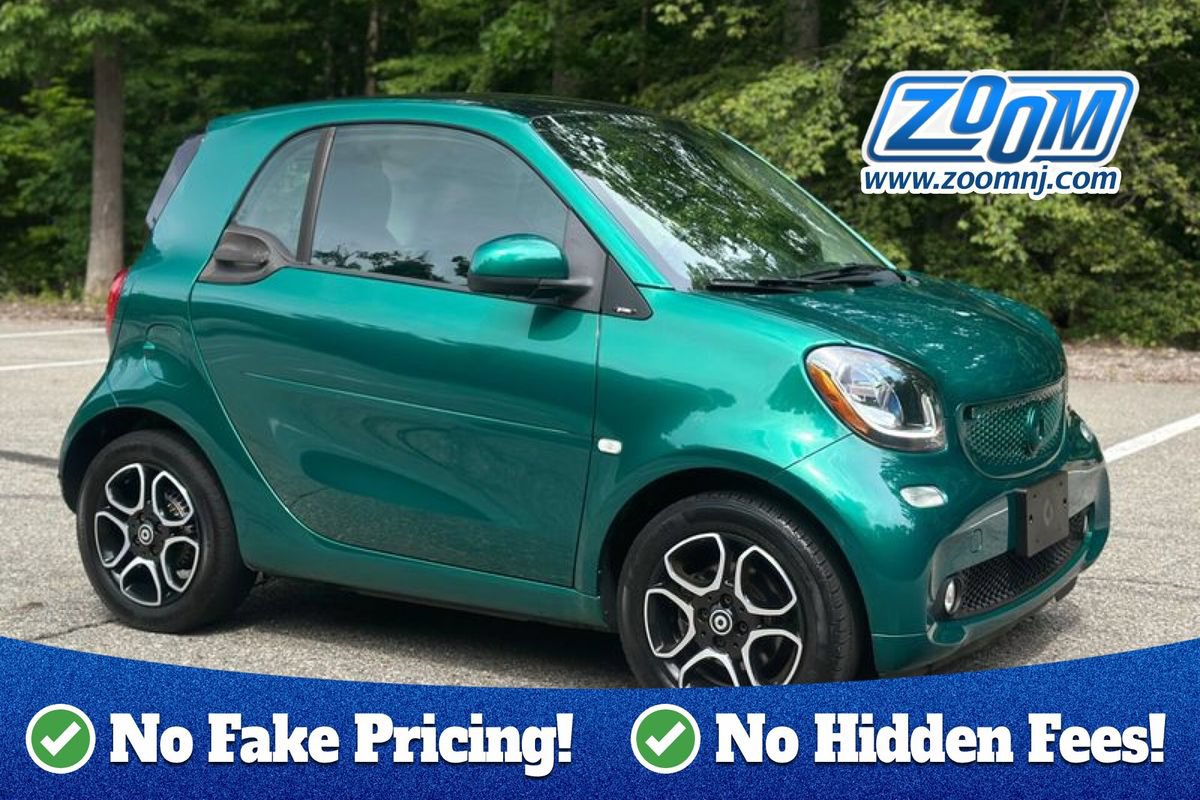 Used 2017 smart fortwo Prime RWD image 1